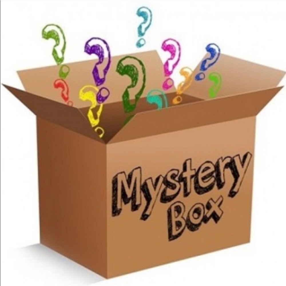 Love a surprise🥳 Mystery box of 5 clothing items!